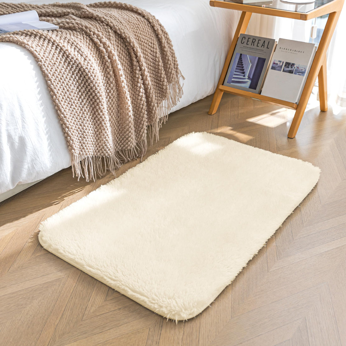 Amazon Basics Fluffy Washable Area Rug, Shaggy Carpet for Living Room, Bedroom, 4' W × 6' L, Cream