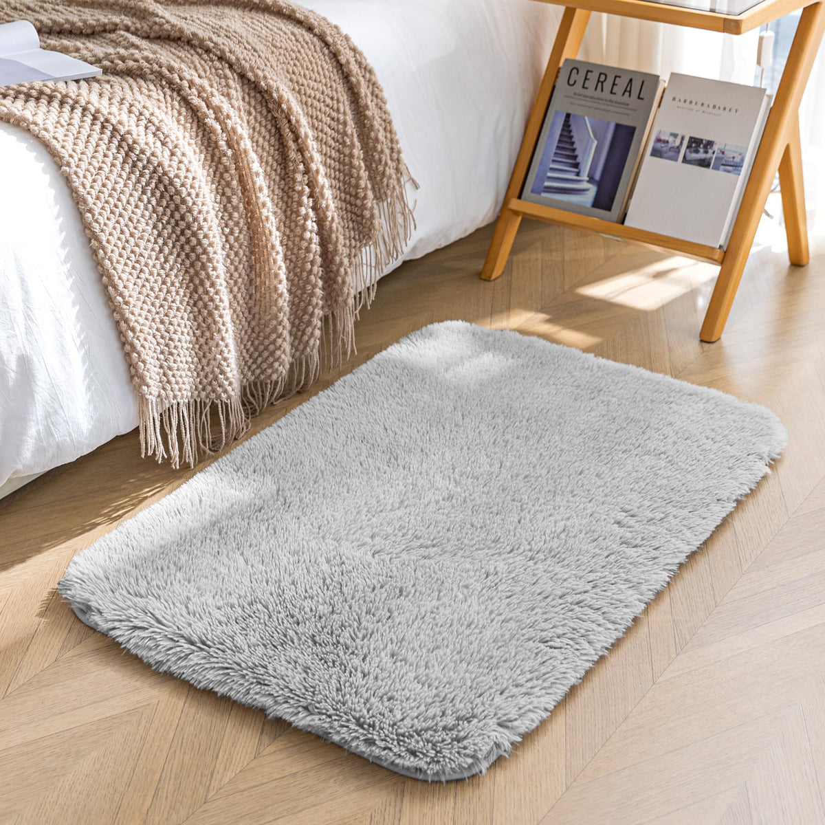 Amazon Basics Fluffy Washable Area Rug, Shaggy Carpet for Living Room, Bedroom, 4' W × 6' L, Cream